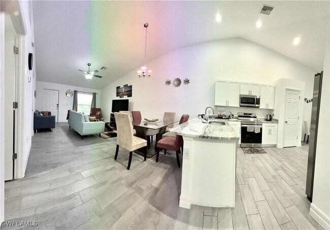 Foto del edificio - 2308 Haviland Ave S