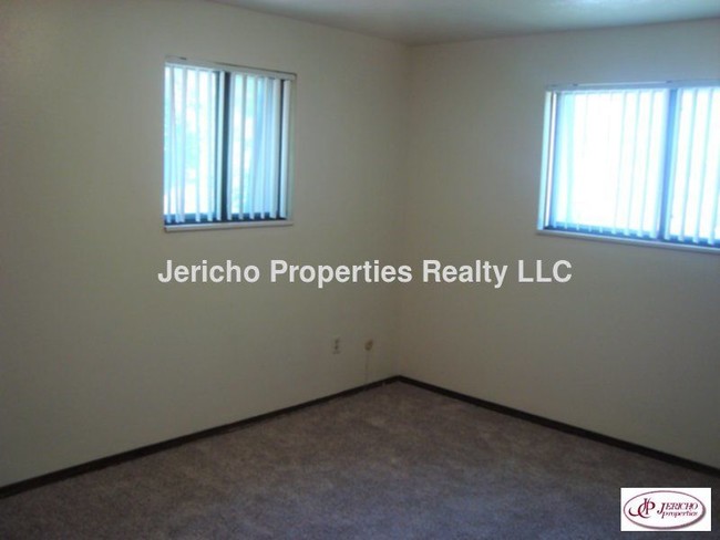 Building Photo - 3010 W 46th Ave