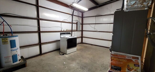 Building Photo - 610-A W. Elm