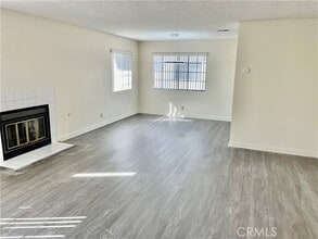 Building Photo - 2931 Plaza del Amo