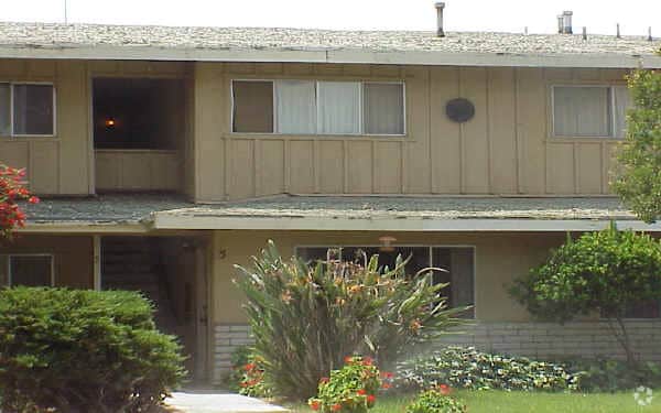 Primary Photo - 5 N San Mateo St