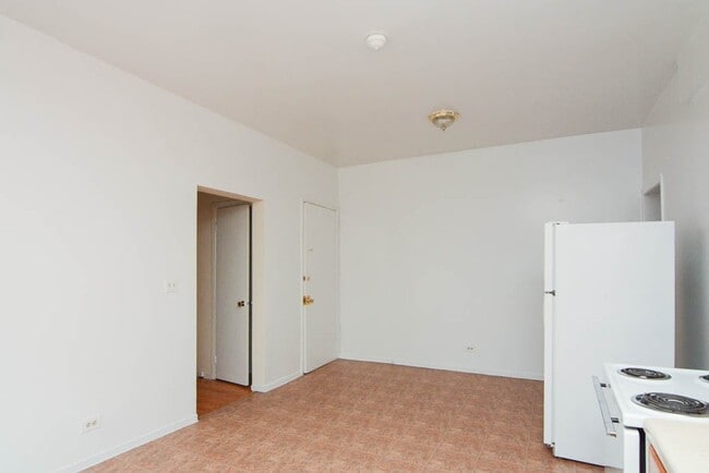 Foto del edificio - 2319 N Kedzie Blvd