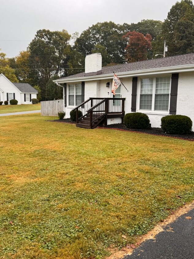 Foto del edificio - Beautifully Remodeled Home in Towne Acres ...