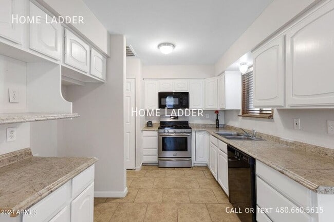 Foto del edificio - 416 W 12th St