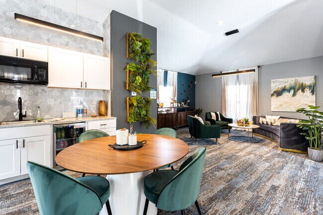 Casa club - ReNew Cross Creek
