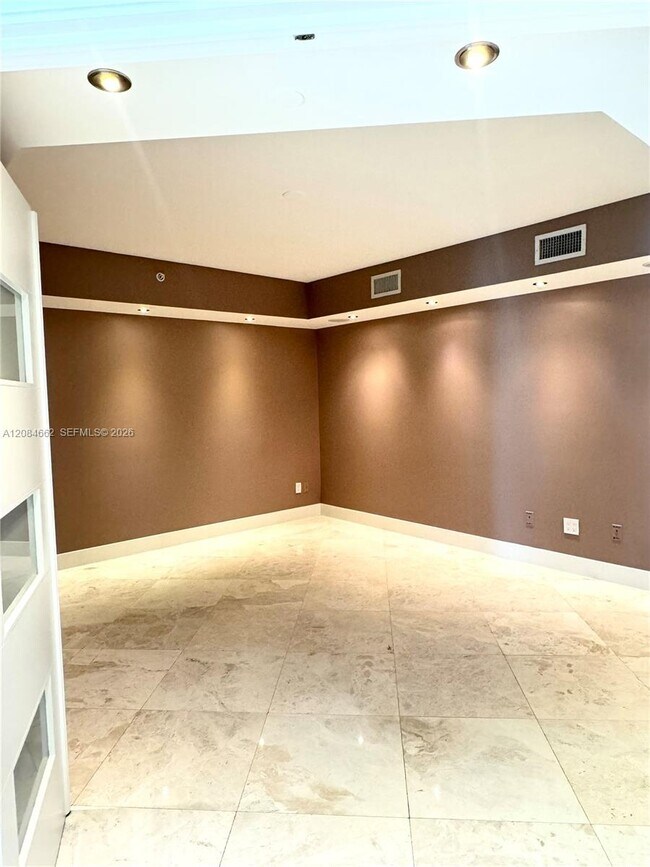 Foto del edificio - 3301 NE 183rd St