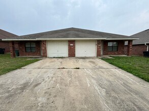 Building Photo - 5005 John David Dr
