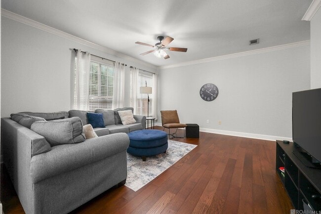 Photo - 710 E Boyd Dr Apartment