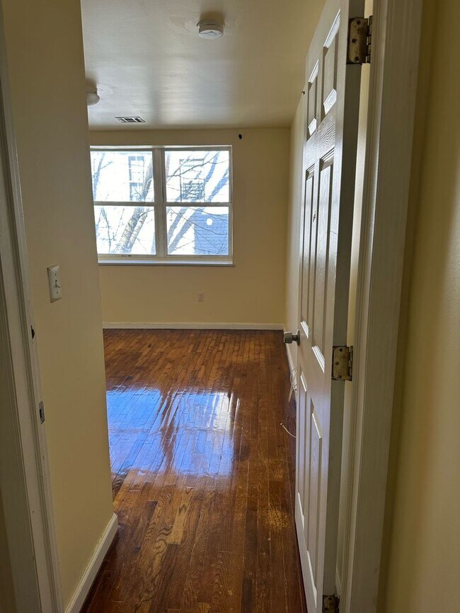 Building Photo - 473 Clinton Avenue