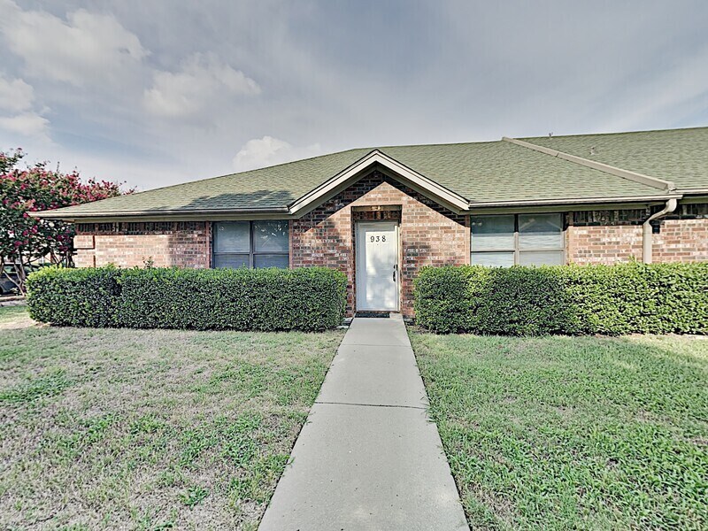 Primary Photo - 938 Austin Ct