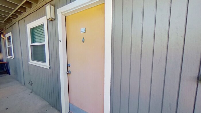 Primary Photo - 2401 Manor Rd