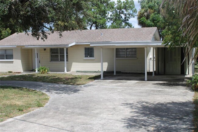 Foto del edificio - 2337 N Crystal Lake Dr