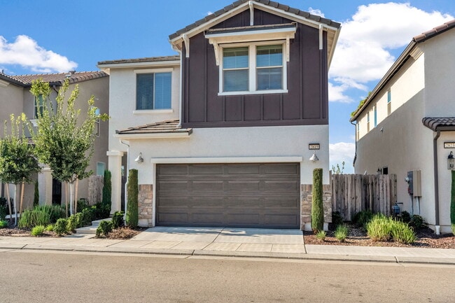 Building Photo - 2815 N Leya Dr