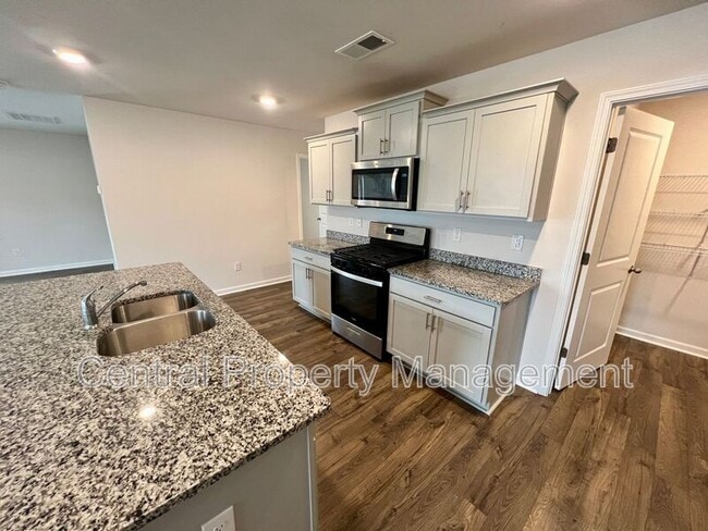 Building Photo - 534 Evaleigh St