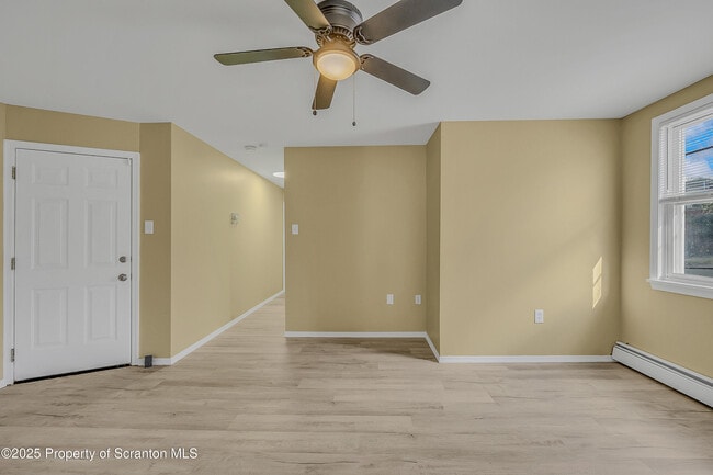 Building Photo - 538 Birch St