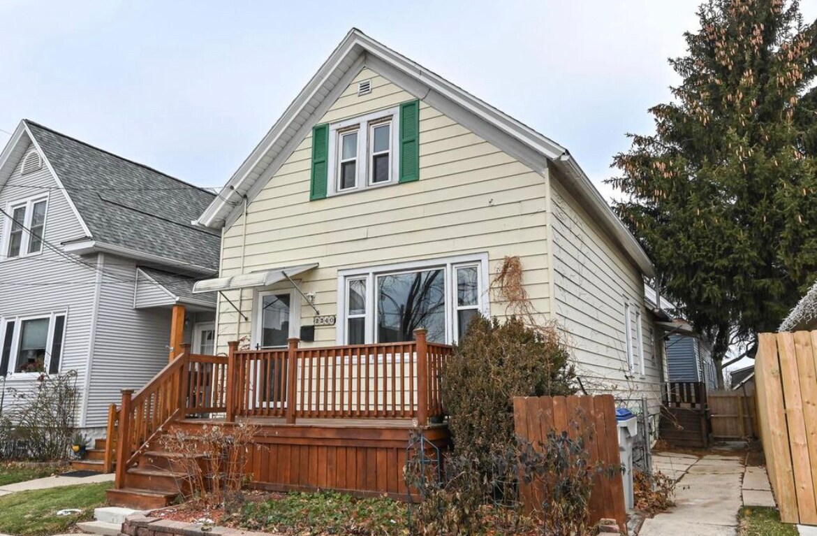 Primary Photo - 2240 E Euclid Ave