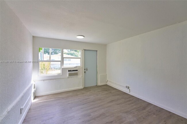 Foto del edificio - 11501 NW 27th Ave