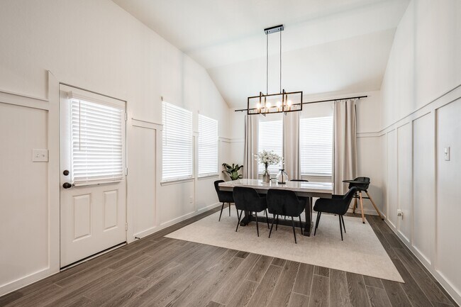 Foto del edificio - 14231 Angelina Dr