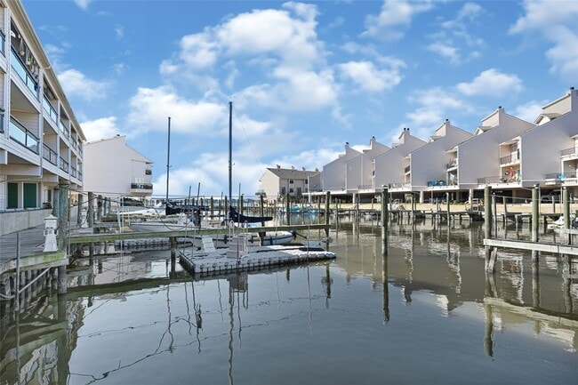 Building Photo - 3663 E NASA Pkwy