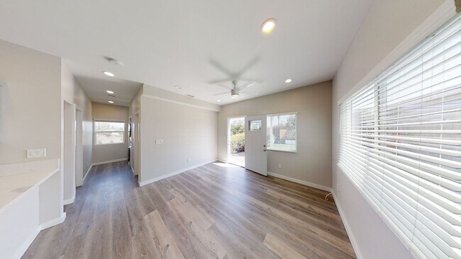 Building Photo - 5327-5327 E Falls View Dr