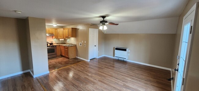 Building Photo - 391 Putnam Pike