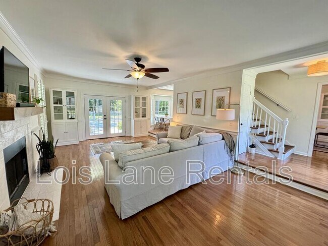 Foto del edificio - 978 Mooring Dr