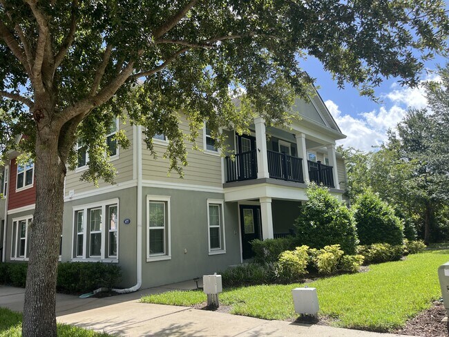 Foto del edificio - 677 Oak Lake Ln