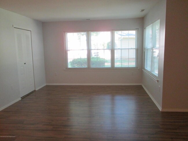 Building Photo - 30 Quince Ct