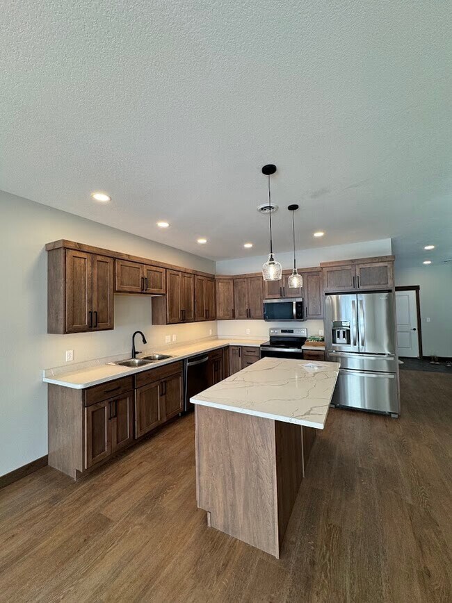 Foto del edificio - 628 Tree Farm Ln