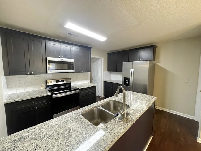 Foto del edificio - 1909 Dembrigh Ln