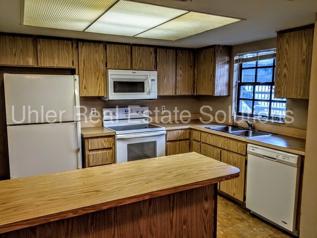Building Photo - Great 2/2 Condo at Ashford Green