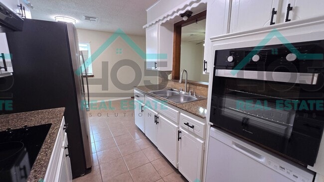 Photo - 3 Bed Rental in Norman House