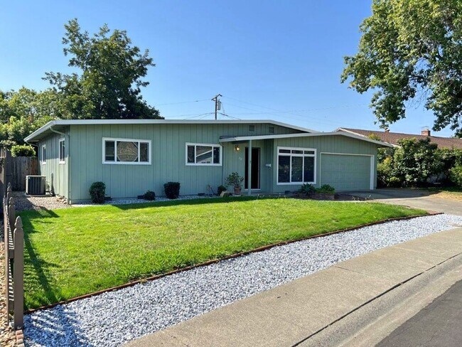 Building Photo - Renovated 3 Bedroom One Story *Vacaville *...
