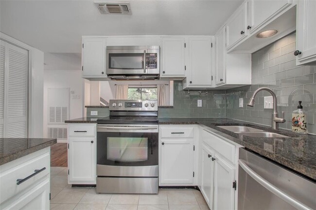 Building Photo - 1135 Barton Hills Dr