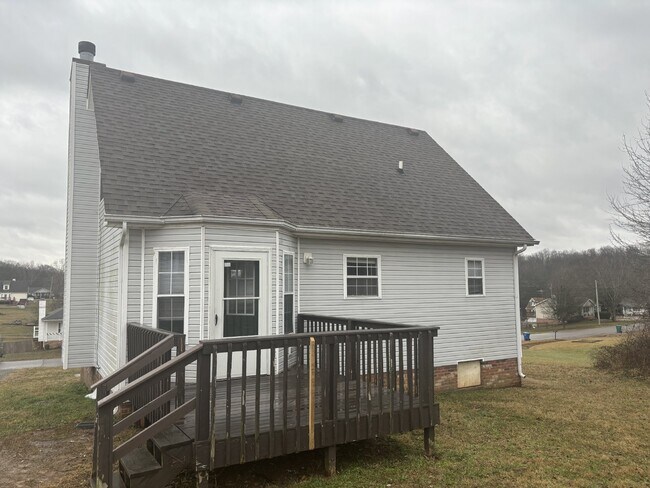 Building Photo - 2610 Cumming Circle  -County setting  !