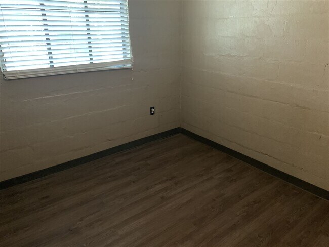 Foto del edificio - 729 E Jefferson St