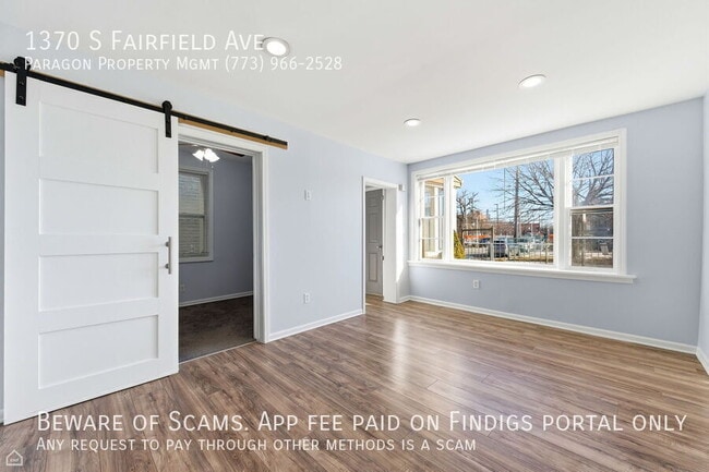 Foto del edificio - 1370 S Fairfield Ave