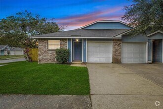 Building Photo - 22101 Moss Falls Ln