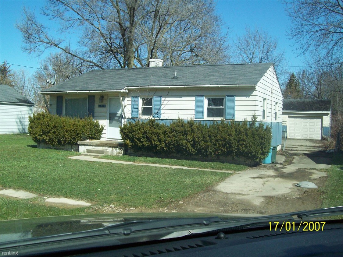 Primary Photo - 3 br, 1 bath House - 3084 W Parkway Ave