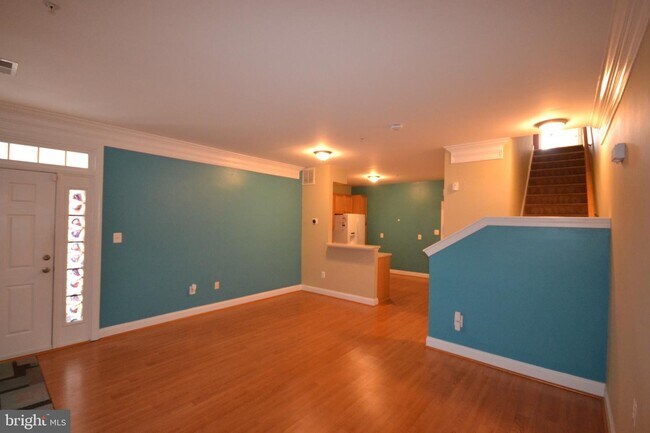 Building Photo - 13034 Clarksburg Square Rd