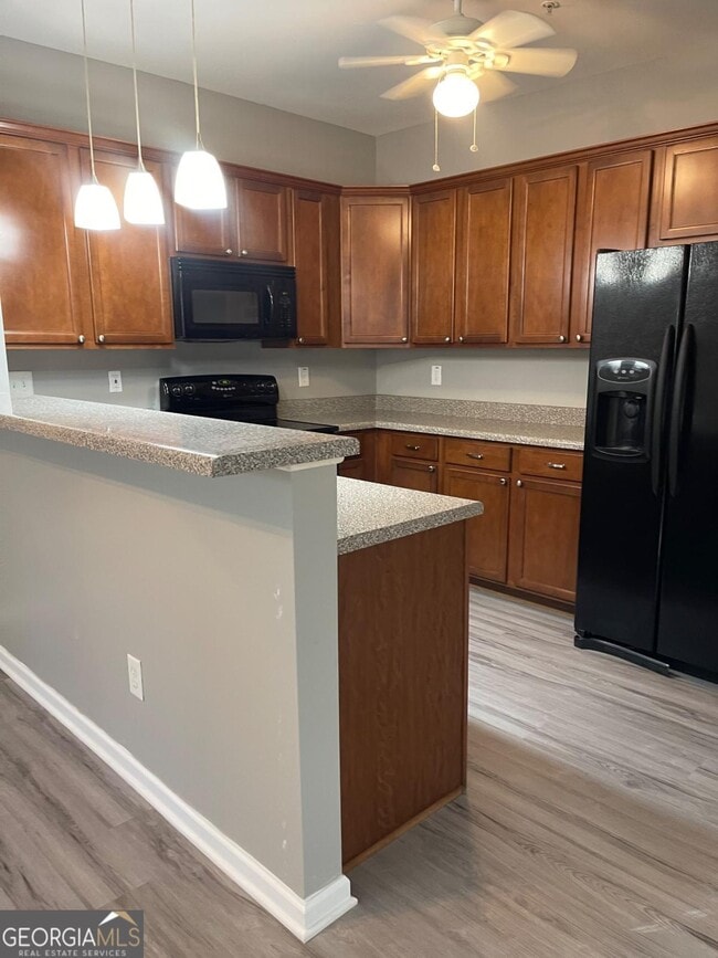 Building Photo - 331 Oakview Way