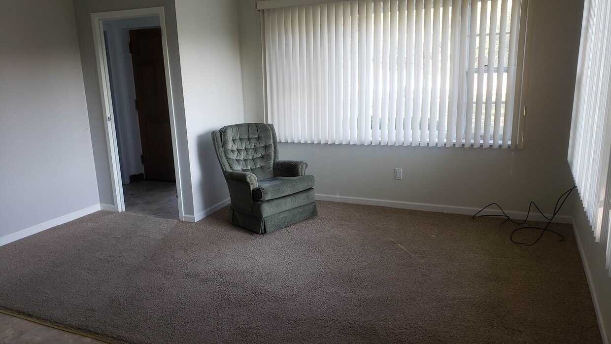 Family room - N7646 State Park Rd