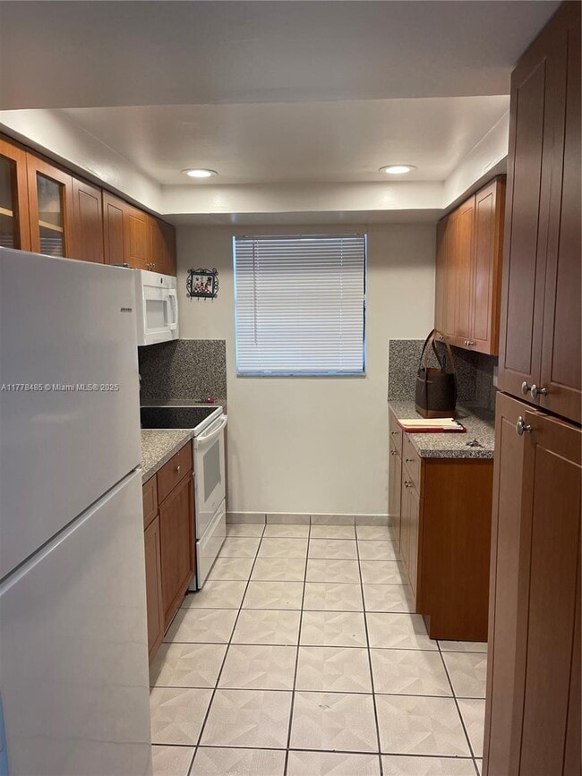 Foto del edificio - 2744 W 60th St