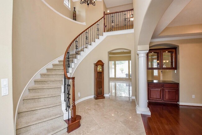 Foto del edificio - 10015 Nicollet Lake Ln