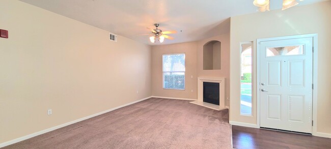 Foto del edificio - LUXURIOUS 1 STORY CONDO IN NATOMAS W/ ON-S...