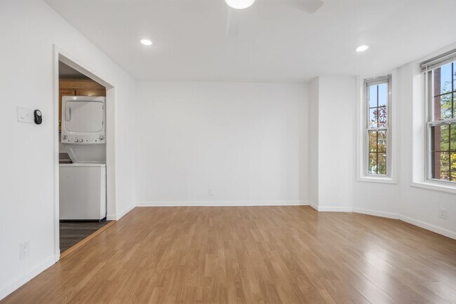 Foto del edificio - 814 11th St NE