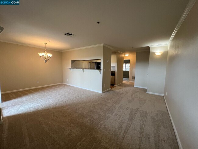 Foto del edificio - 460 Bollinger Canyon Ln