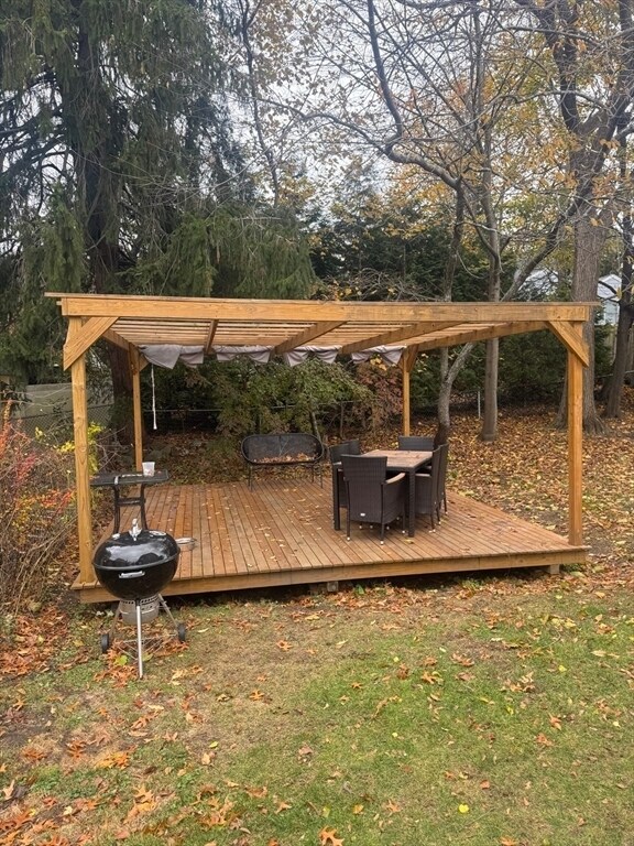 Foto del edificio - 29 Brewster Rd