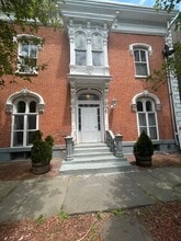 Building Photo - 5 Union St