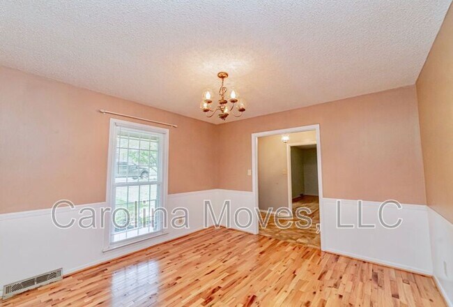Foto del edificio - 125 Fieldstone Rd